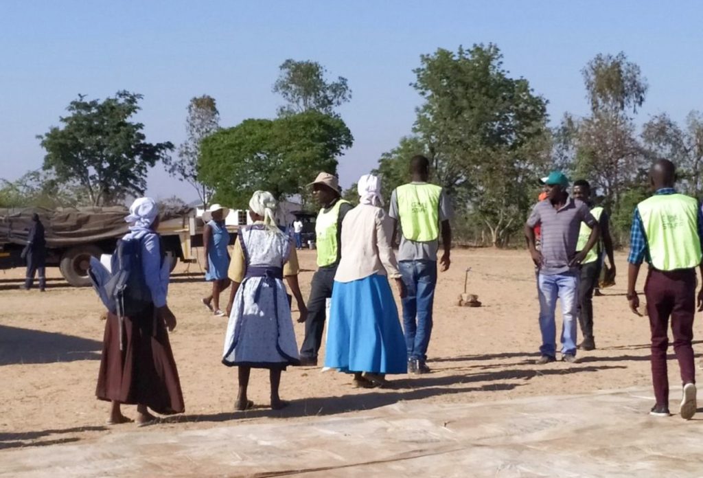 Food distribution programme in Zimbabwe during food crisis