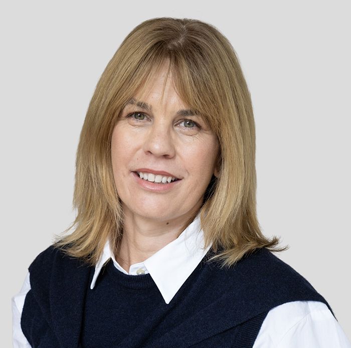 Jennifer-Farrelly-700px